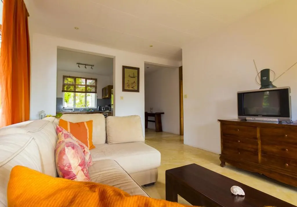 La Batie Selfcatering Apartment Beau Vallon